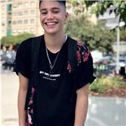 Doy clases particulares de inglés, aunque puedo ofrecer ayudas en cualquier otra materia